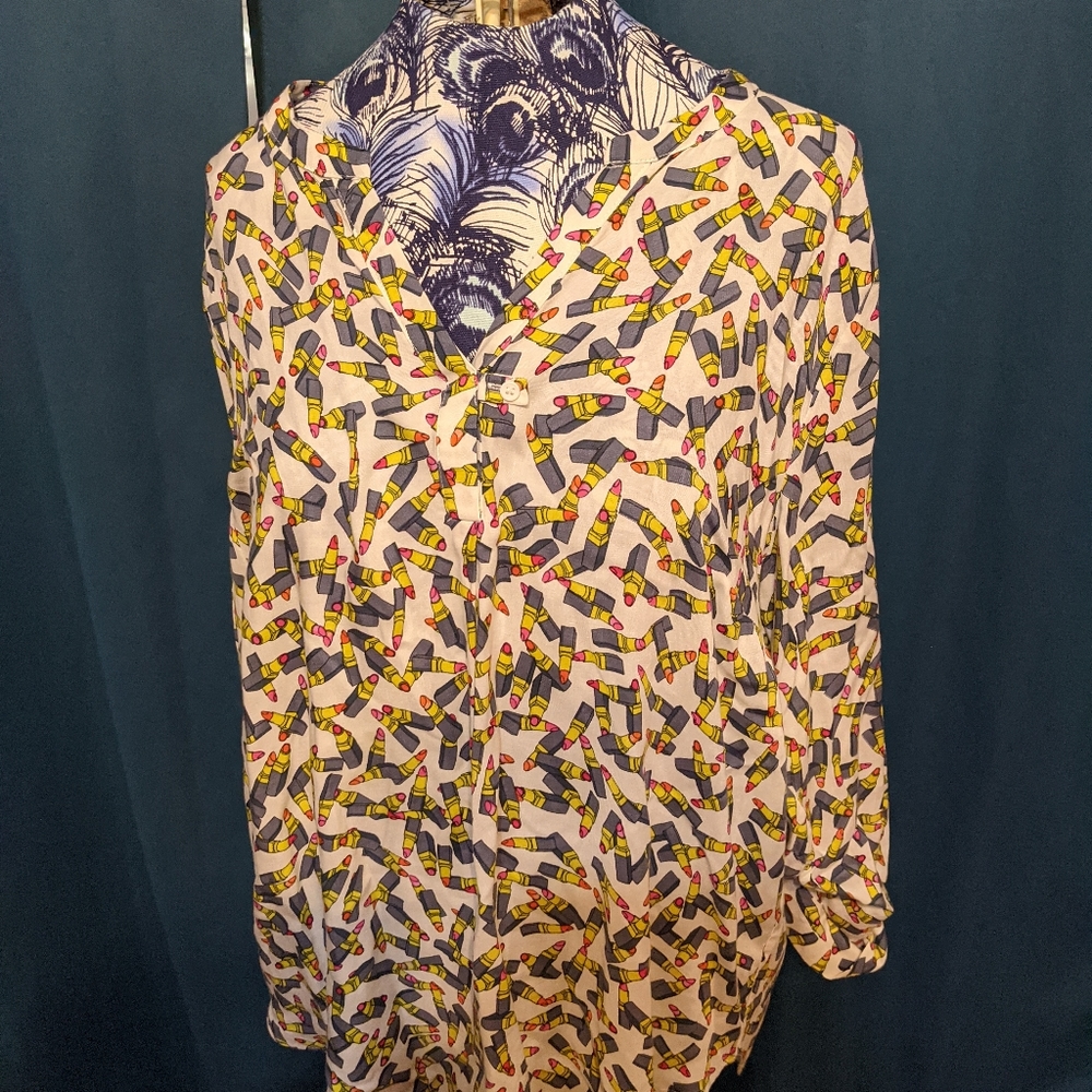 Woman's plus size collard shirt